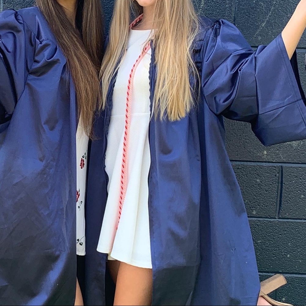 Lulu’s white dress